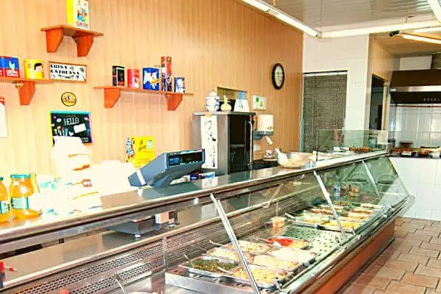 En El Rebost comerás muy fácil y saludable, disfrutando de la comida de toda la vida, la nuestra, la catalana, la del Ebro.